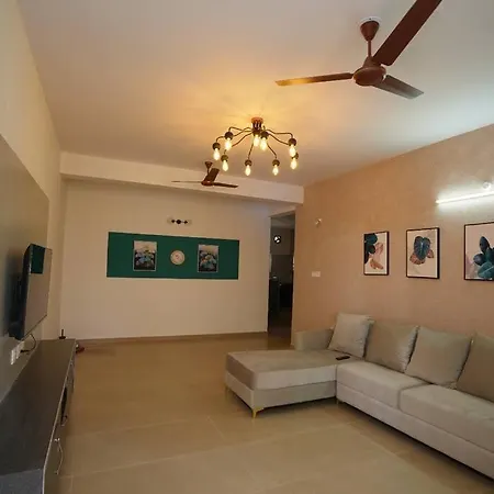 Chez Moi - 2Bhk, Near Us Embassy, Gachibowli Apartment